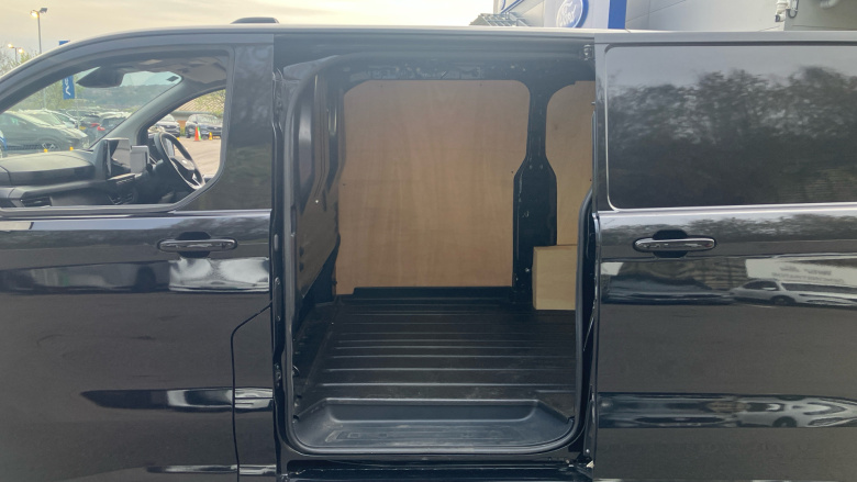 Ford Transit Custom E-320 L1 Rwd 100kW 65kWh H1 Van Limited Auto